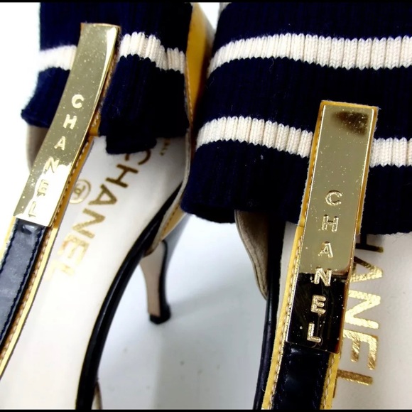 Chanel black in white strip vintage logo shoes - Picture 5 of 7